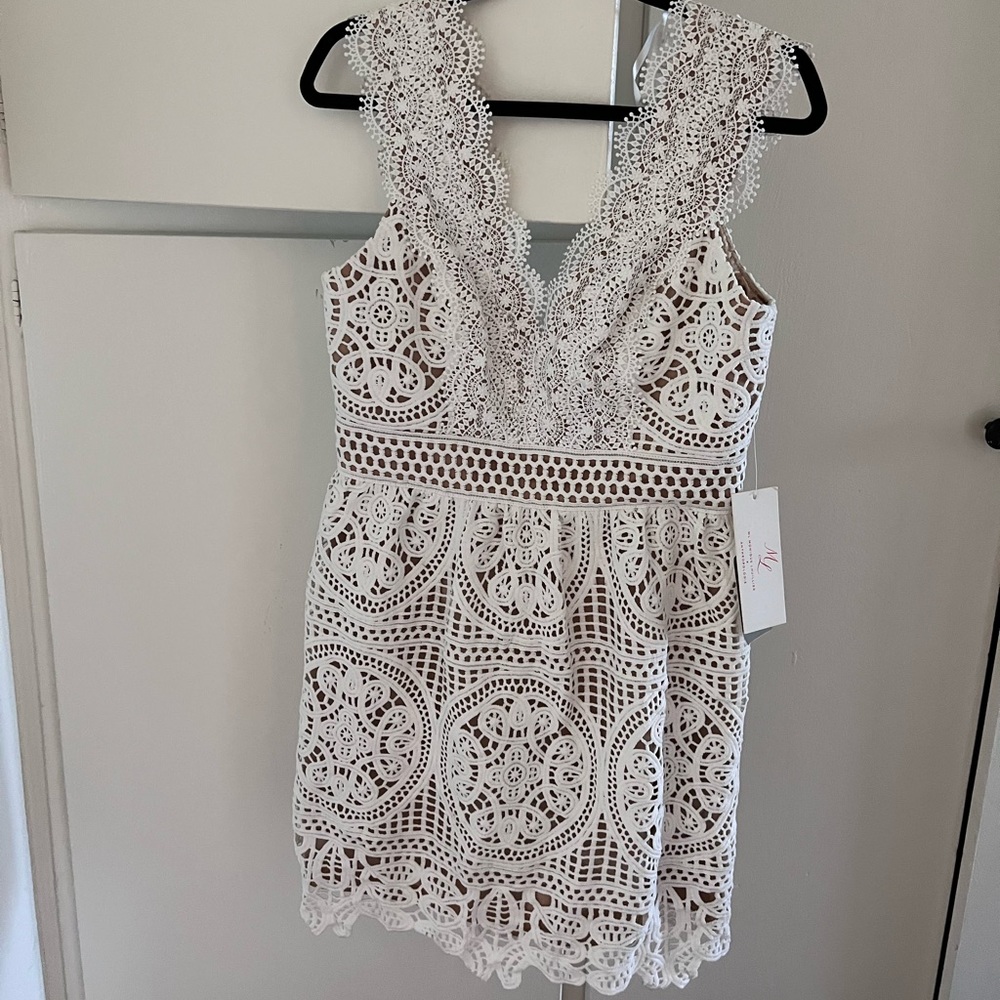 Monique Lhuillier White Dress